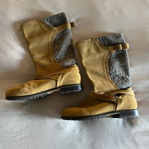 OluKai Leather Boots